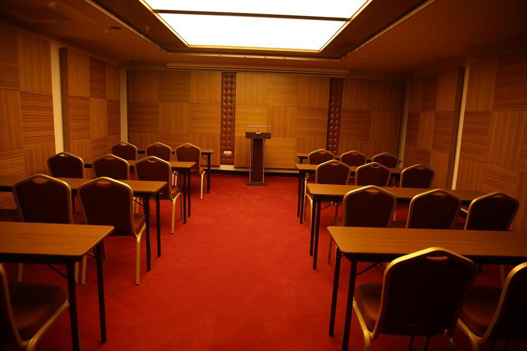 Atasehir Palace Hotel & Conference Istanbulská provincie Exteriér fotografie
