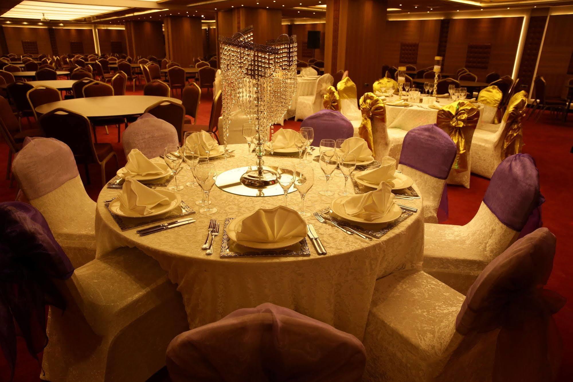 Atasehir Palace Hotel & Conference Istanbulská provincie Exteriér fotografie